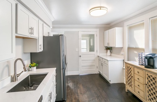 Libertyville House | Experience Modern Living & Short Walk to Downtown