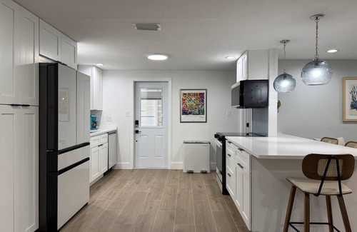 South Sarasota House | Experience "Old Florida" at the Coral Cottage