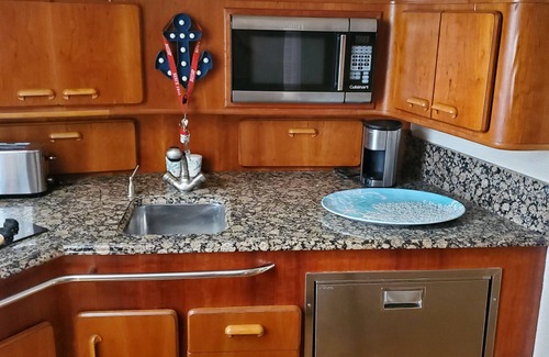 Palm Harbor Boat Rental | Experience something unique and do something few others do; Stay on a Yacht.