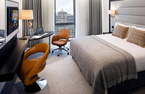 City Centre Dublin Hotel | Experience Soothing Moments & Luxury! Minutes away from Phoenix Park