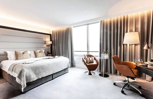 City Centre Dublin Hotel | Experience Soothing Moments & Luxury! Minutes away from Phoenix Park