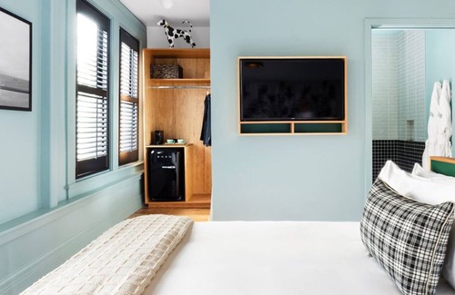 Buckman Neighborhood House | Experience Soothing Moments & Luxury! Pets Allowed, Near Pioneer Place