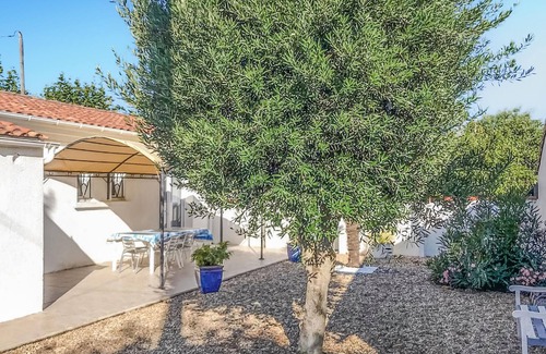 Port District House | Experience this charming and practically furnished vacation home on the Atlantic coast.