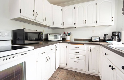 Lusby House | Experience the best of Southern Maryland at the Calvert Cliffs Cottage.