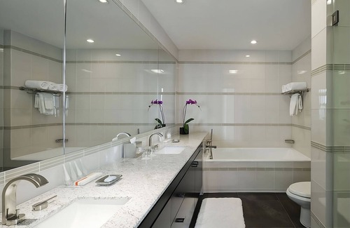 Rose Hill Hotel | Experience The Big Apple In Style! 3 Modish Units, Walks to NYC Iconic Spots
