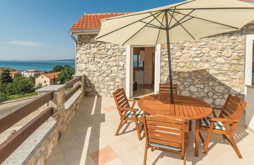 Banj Apartment | Experience the right feel-good atmosphere in these tastefully furnished apartments in the traditiona