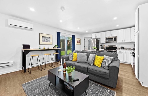 Phoenix Hill Apartment | Experience the Unique Re-Nu Shipping Container #5