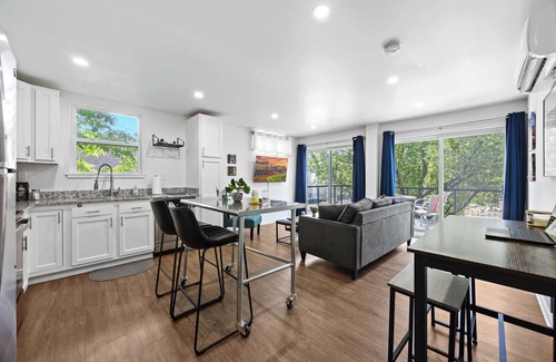 Phoenix Hill Apartment | Experience the Unique Re-Nu Shipping Container #6