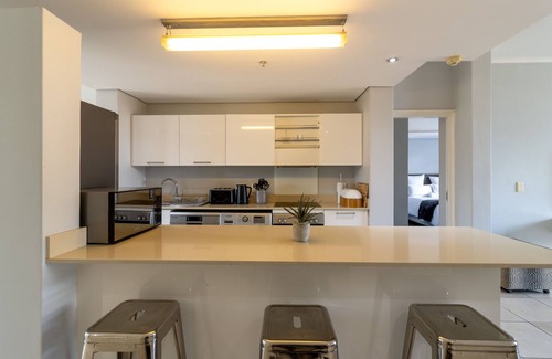 Victoria and Alfred Waterfront Apartment | Experience Uninterrupted Comfort Fully Furnished 2br Flat Free From Loadsheding