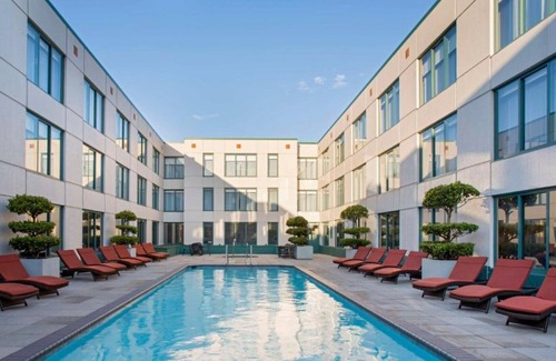 Russian Hill House | Explore Chic Fisherman’s Wharf Hotel Near Pier 39 in San Francisco