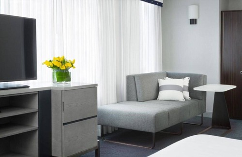 Russian Hill House | Explore Chic Fisherman’s Wharf Hotel Near Pier 39 in San Francisco