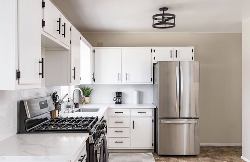 Alta Vista Area House | EXPLORE CO-Central fam home with large backyard!