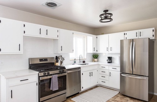 Alta Vista Area House | EXPLORE CO-Central fam home with large backyard!