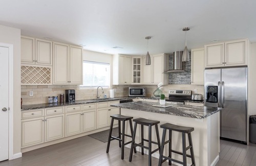 Dupont House | EXPLORE CO-Perfect for fams/groups. Close to DIA.