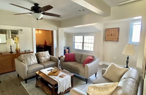 West Central Apartment | Explore Downtown Fort Wayne The Declan House -Modern 2-bedroom with WiFi and AC