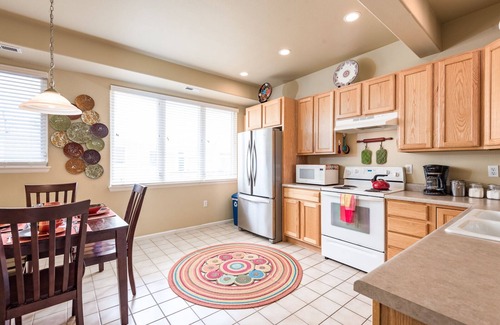 Columbine Valley Apartment | EXPLORE LITTLETON - Quiet community and central.