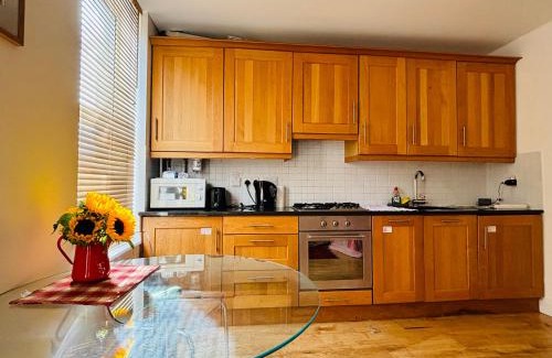 Elephant and Castle Apartment | Explore London