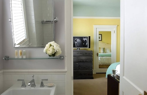 Goose Hollow Hotel | Explore More of Portland! 3 Classy Units, Pets Allowed, Near Portland Art Museum