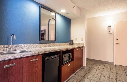 Richardson Hotel | Explore More of Richardson! Pool, Near Altitude Trampoline Park, FREE Parking!