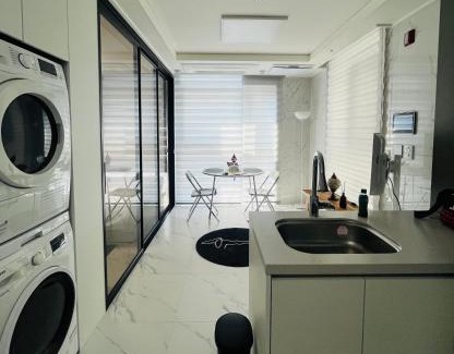 Sogong-dong Apartment | Explore Seoul on Foot lll Market to Palace lll Heart of the City