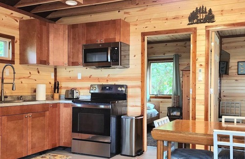 Honor Cottage | Explore Sleeping Bear: Roadhouse