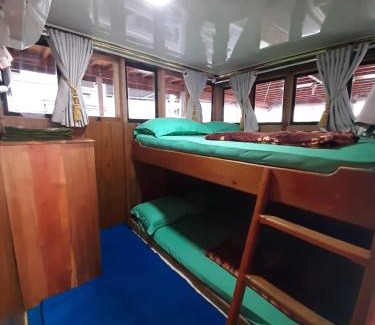 Labuan Bajo Boat Rental | Exploring komodo island
