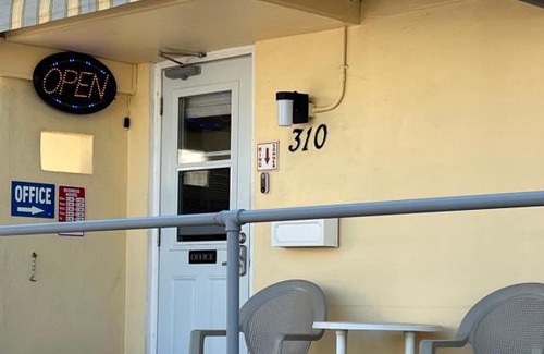 Hollywood Hotel | Expo Motel