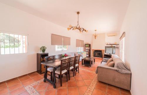 Almeria House | Expoholidys- Chalet privado en Castell del Rey