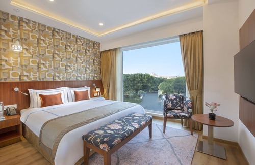 Greater Noida Hotel | ExpoInn Suites and Convention