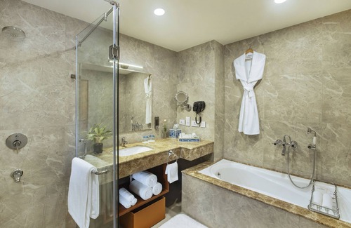 Greater Noida Hotel | ExpoInn Suites and Convention