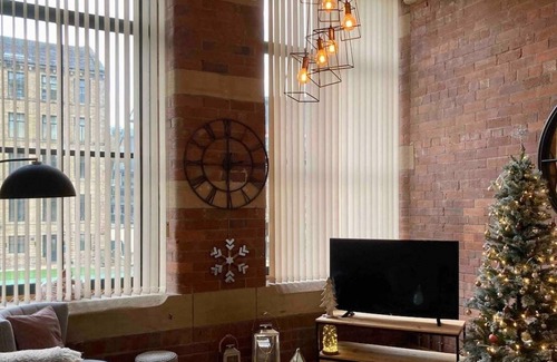 Shipley Apartment | Exposed brickwork, beautiful decor and well located for Saltaire