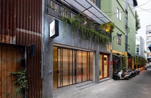 Phuong 6 Hotel | Express by M Village Điện Biên Phủ Q3