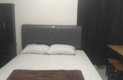 Tangerang Hotel | EXPRESS O 92061 Omah Oewie Syariah