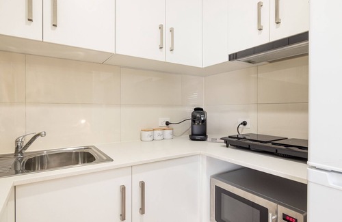 Sunnybank Apartment | Expresso! Train! Parking! Restaurants! 4144D0
