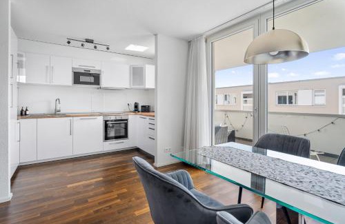 Boeblingen Apartment | EXQUIS 2BR Luxus Apartment ROLF BENZ I Parken I Netflix I Stadtmitte I Familienfreundlich I Mercedes-Benz