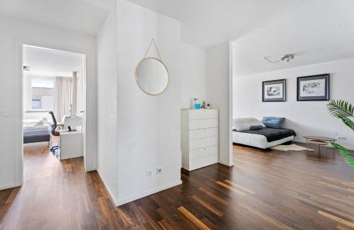 Boeblingen Apartment | EXQUIS 2BR Luxus Apartment ROLF BENZ I Parken I Netflix I Stadtmitte I Familienfreundlich I Mercedes-Benz