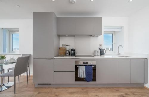 Woolwich Riverside Apartment | Exquisite 2bed Apt with Parking Near 02 Arena