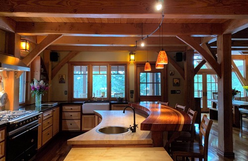 Sandpoint Ski Chalet | Exquisite and Enchanting Escape On Private Lake In Sagle! 4 bedrooms, WiFi