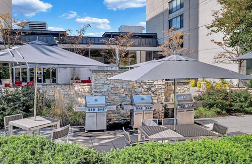 Crystal City Apartment | Exquisite Apt in Crystal City