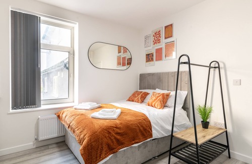 Penylan Apartment | Exquisite Cardiff Apartments- with Garden Lounge & Games Room