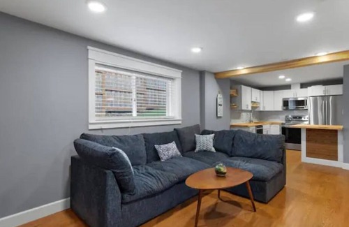 Cedar Mill Condo | Exquisite Comfort: Luxury Suite