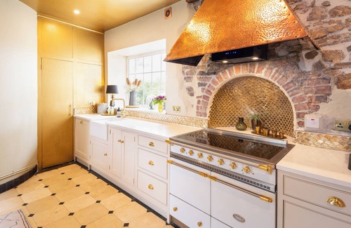 Westleigh House | Exquisite Country House, Sleeps 11 And Dog Friendly, North Devon
