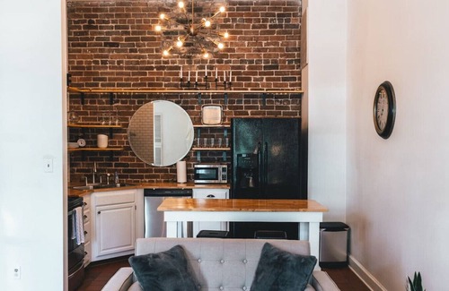 Old City Apartment | ✧ Exquisite Downtown Loft w/King Bed ✧