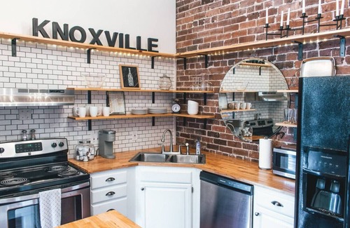 Old City Apartment | ✧ Exquisite Downtown Loft w/King Bed ✧