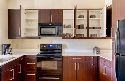 Dublin Apartment | Exquisite Dublin 1BR w/Gym & A/C, nr BART Station, by Blueground