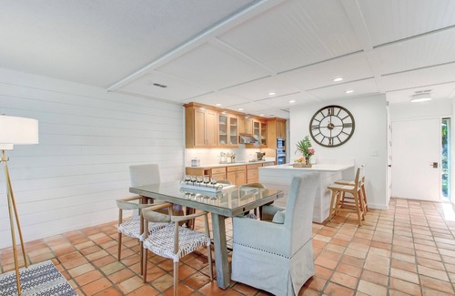 Fernandina Beach Condo | Exquisite Lagoon Villa Only 8-Minute Walk To Beach!