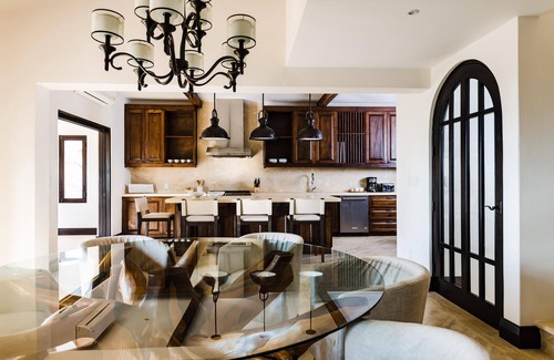 Las Catalinas House | Exquisite Mediterranean Home with pool, hydromassage and sauna