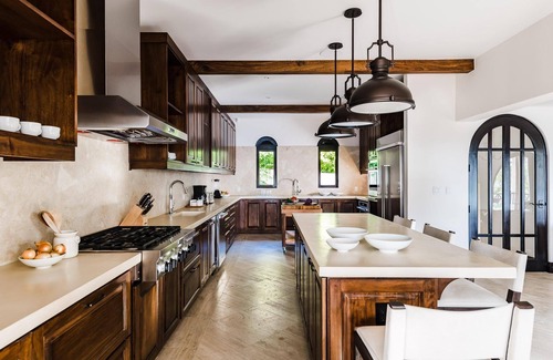 Las Catalinas House | Exquisite Mediterranean Home with pool, hydromassage and sauna