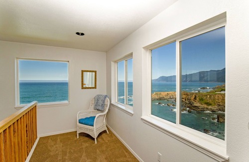 Shelter Cove Condo | Exquisite Oceanview! by OceanviewHotTubs Tesla Charging Shelter Cove Oceanfront