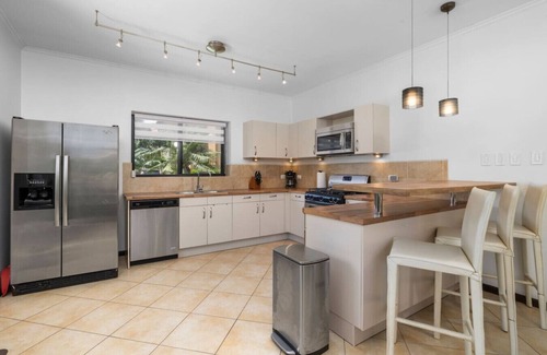 Gold Coast Villa | Exquisite Poolside Living with 3BR & 2BA at Diamante 165 by Bocobay